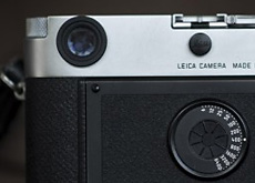 ライカの液晶画面無し銀塩カメラ風デジカメは限定版「ライカ M60」