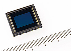 シャープ4K対応1型1200万画素CMOSイメージセンサ「RJ5DY1BA0LT」
