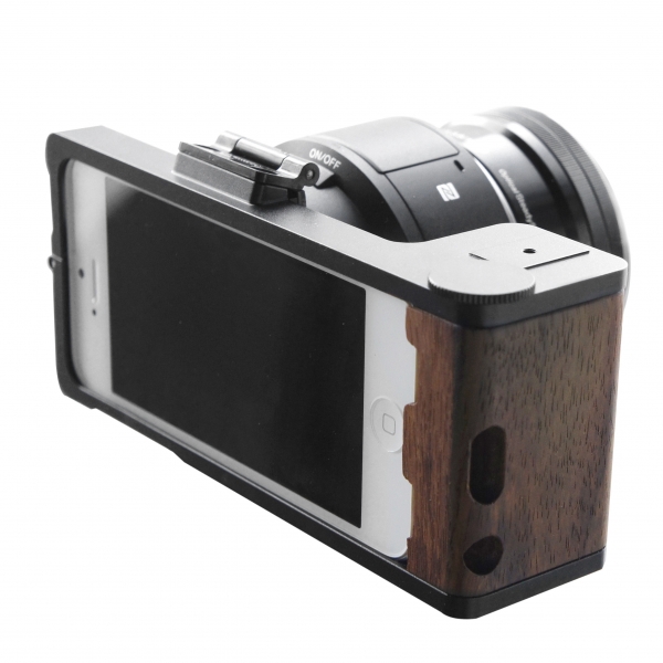 ソニーQXシリーズ＋iPhone用クラッシクカメラ風ケース「Sony QX Bracket for iPhone」