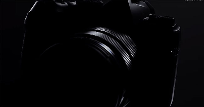 OMデジタルのフラッグシップ機「あっと言わせるカメラ」は、2,000ドルを若干上回る価格で3月に発売される！？