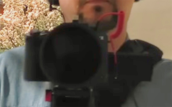 ソニー「FX2」には、縦位置バッテリーグリップも用意される!?