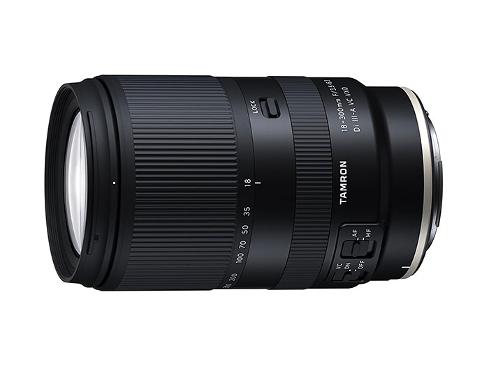 タムロンが「18-300mm F/3.5-6.3 Di III-A VC VXD」（Model B061）のRFマウント用とZマウント用を正式発表。