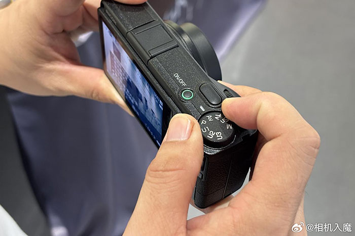 リコー「GR IV」