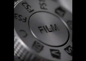 富士フイルムがカメラとレンズの新製品を予告。2025年10月23日 午後2時（日本時間）に発表。