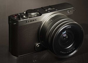 パナソニックが10月17日に「Lumix LAB」アプリのアップデートと一緒に、日本ではすでに発売済みの「LUMIX S9」のチタンゴールドを発表する模様。