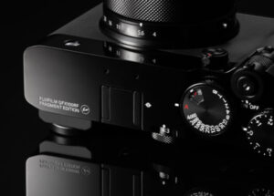 藤原ヒロシコラボ特別モデル「FUJIFILM GFX100RF FRAGMENT EDITION」