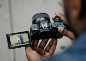 ニコン「Z50II」は、エントリークラスの定義を塗り替えるカメラ。この価格帯としては異例のオートフォーカス性能とタフな作りを備えている。