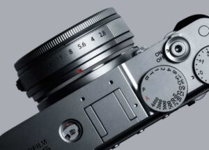 コンパクトデジカメブームに続き、パンケーキレンズのブームが到来している模様。2025年のGoogle検索で劇的に増加。