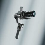 DJI「RS 5」発売：電子ブリーフケースハンドル＆トラッキングが“人物以外”にも拡大。ペットや車など幅広く対応