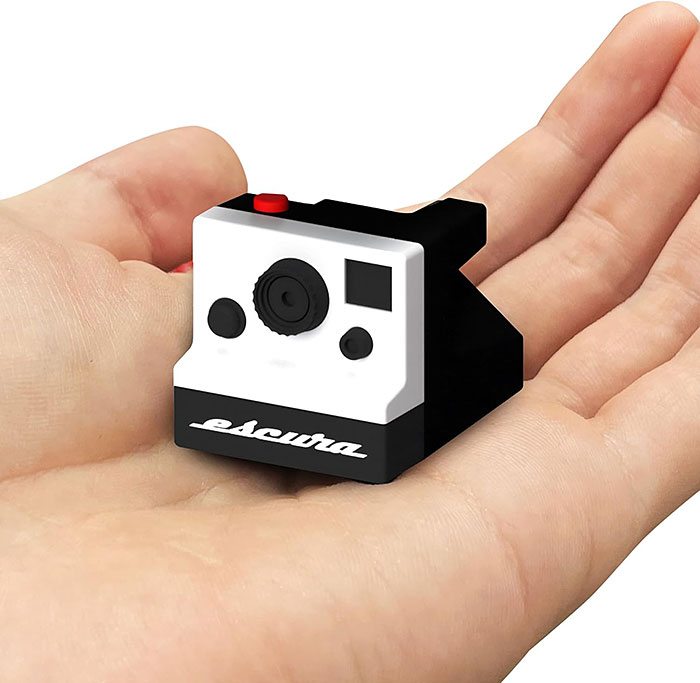 ポラロイド風デザインの超小型デジタルトイカメラ ESCURA「Retor1」