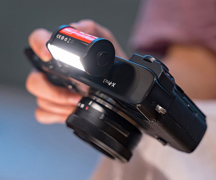 TTArtisanのフィルム型LEDライト「SUPER MINI LED」