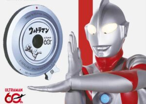 ウルトラマン60周年コラボ：SG-imageの限定仕様「18mm F6.3」パンケーキレンズが登場