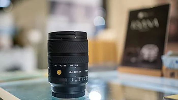 Thypoch「24-50mm F2.8 FE」の画像が登場。中国メーカー初のAF対応Eマウントズームを投入か
