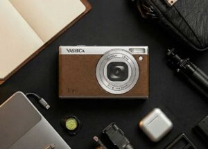 ヤシカ、100ドルの超小型コンデジ「Tank」発表：125g、1/2.8型1200万画素、3インチ回転LCD搭載