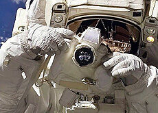 NASAがニコンD5を国際宇宙ステーションへ打ち上げられた模様。