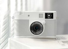 富士フイルム「X Half」ホワイトエディション